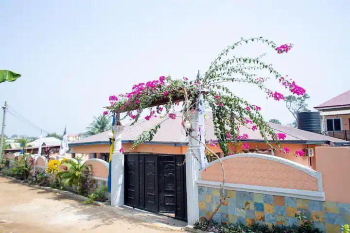 Nana Adu Guest House Koforidua Eksteriør bilde