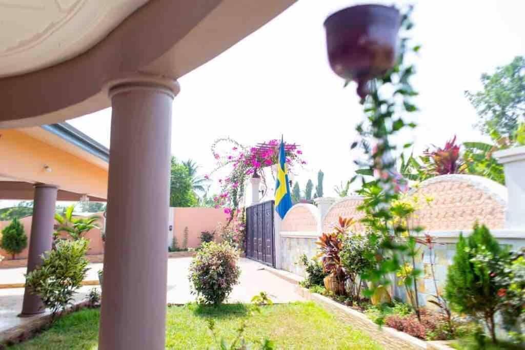 Nana Adu Guest House Koforidua Eksteriør bilde