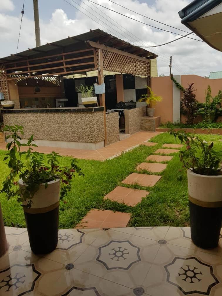 Nana Adu Guest House Koforidua Eksteriør bilde